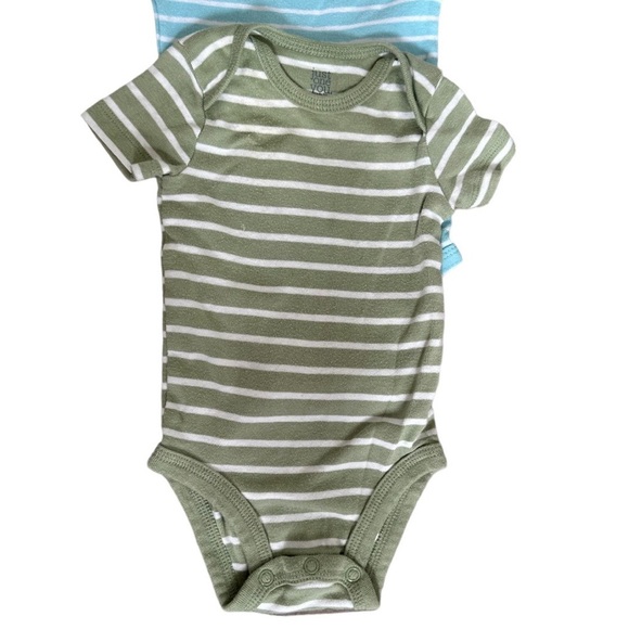 Carter’s Baby Boy 0-3m Modern Clothing Lot - Picture 9 of 9